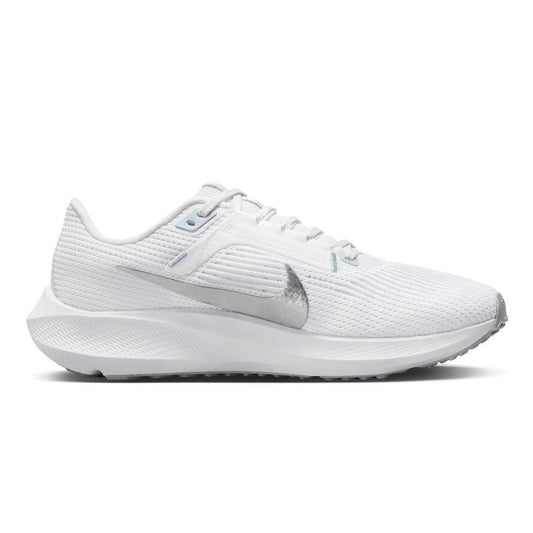 Women's Nike Pegasus 40, White/Metallic Silver-Pure Platinum, 9.5 B Medium